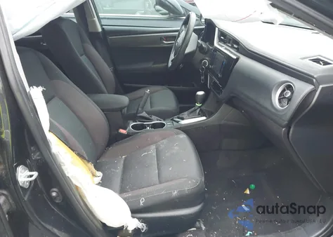 2018 Toyota Corolla Le z USA, uszkodzony, nr VIN 5YFBURHE9JP765393